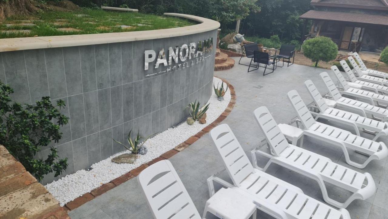 Panorama Hotel & Spa チェルニウツィー エクステリア 写真